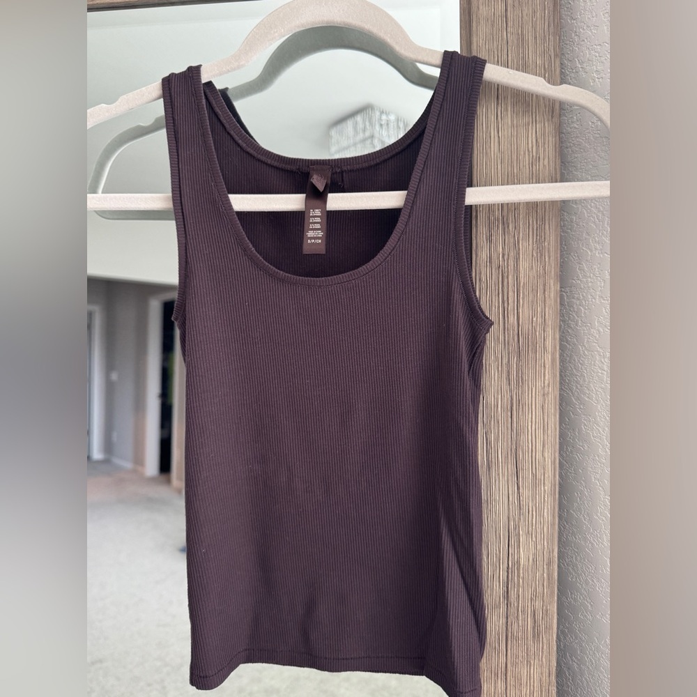 Women's Ribbed Tank Top - Dark Brown
